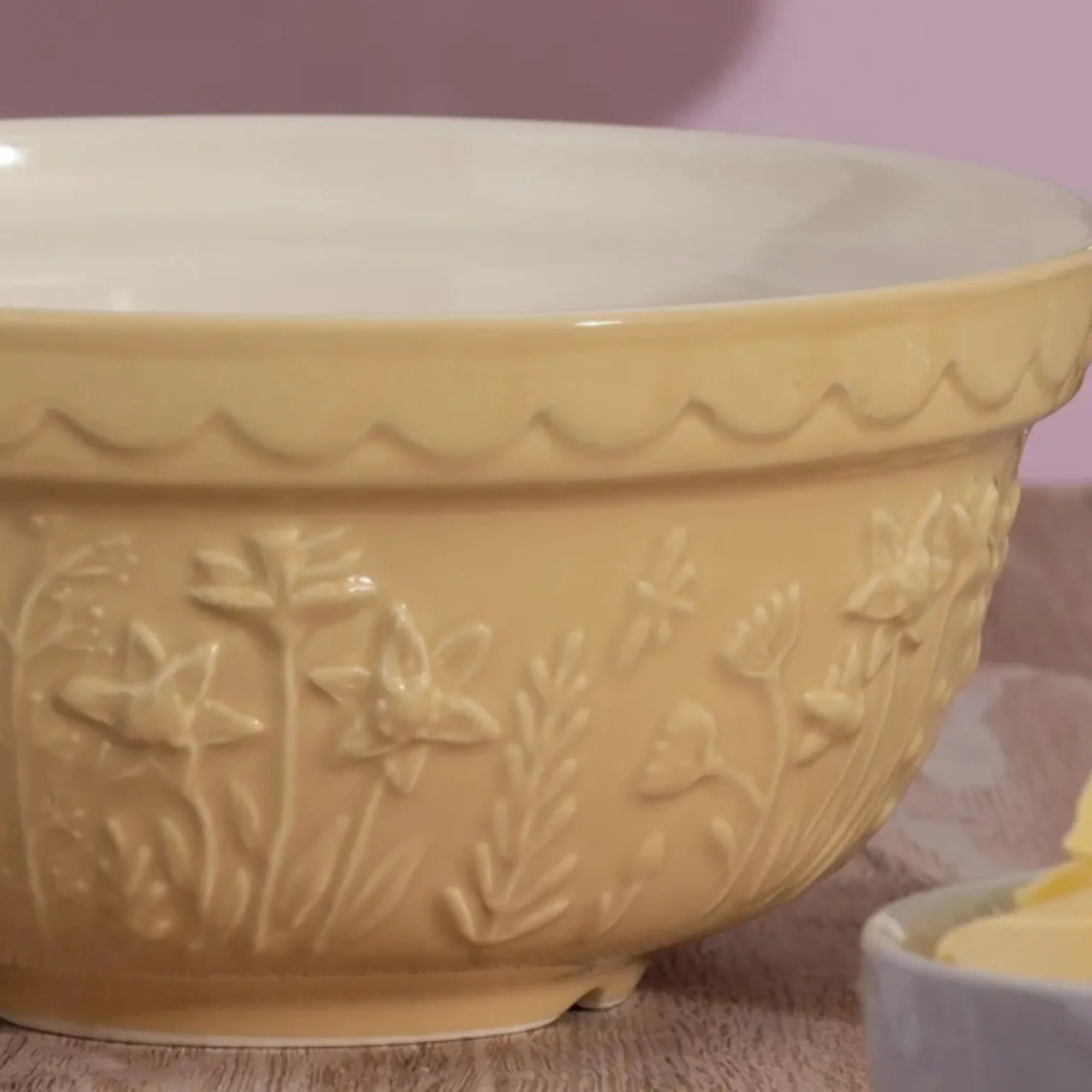 Mason Cash Meadow Daffodil Mixing Bowl
