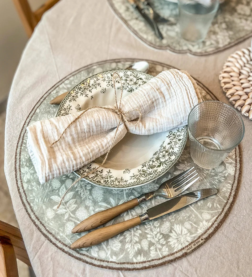 Beija Botanic Camellia Round Placemat