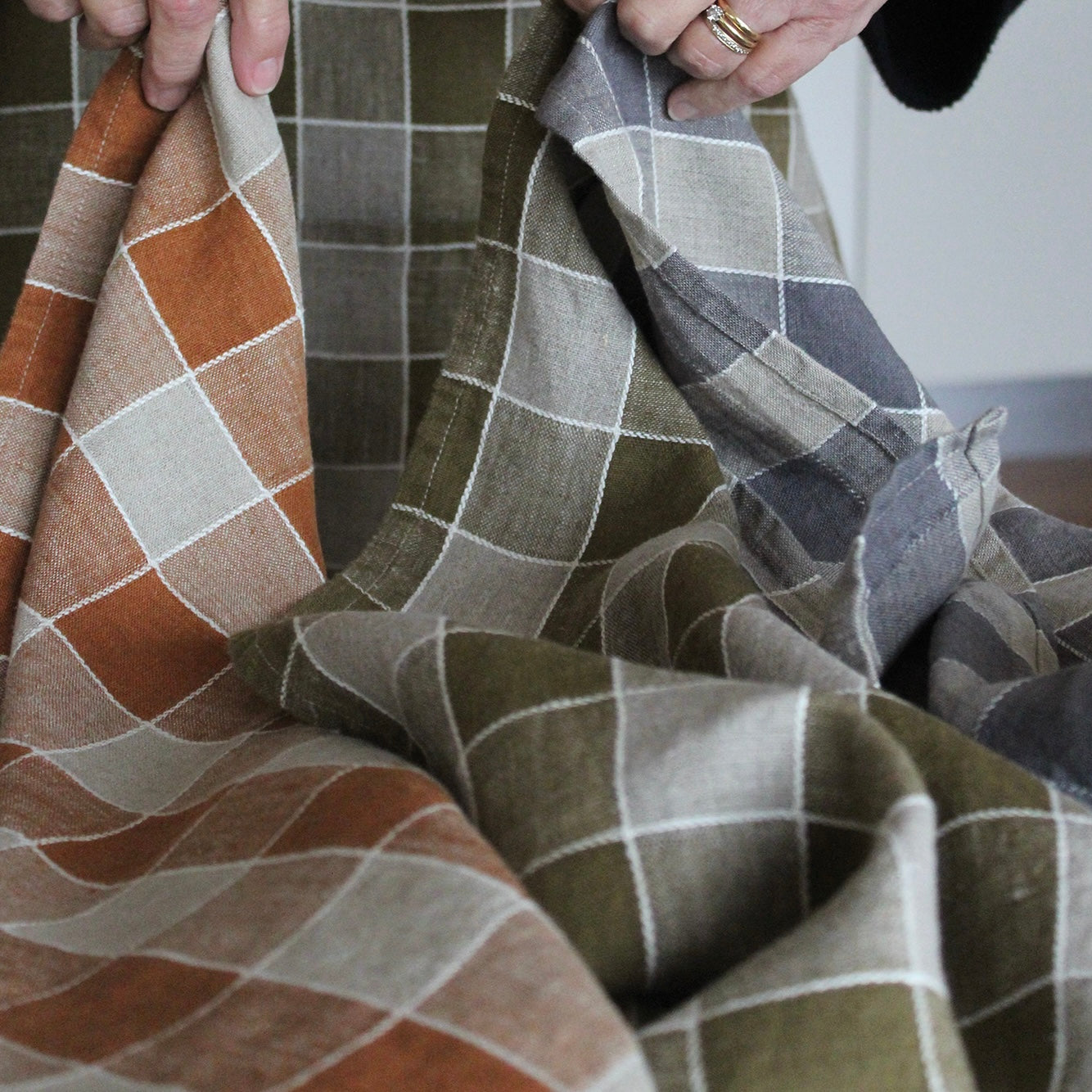 FS Adrien Linen Tea Towel