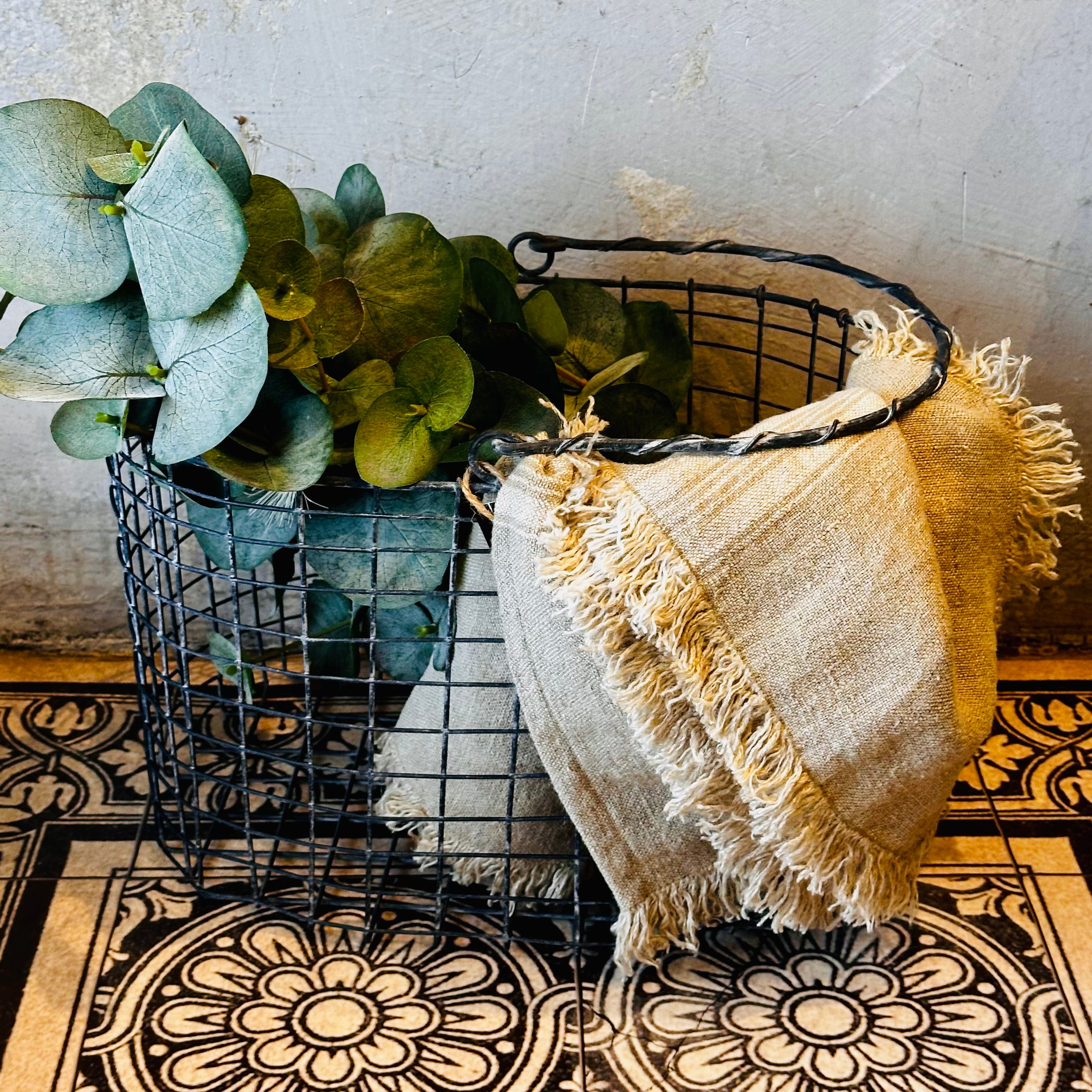 Large Wire Basket with Handle