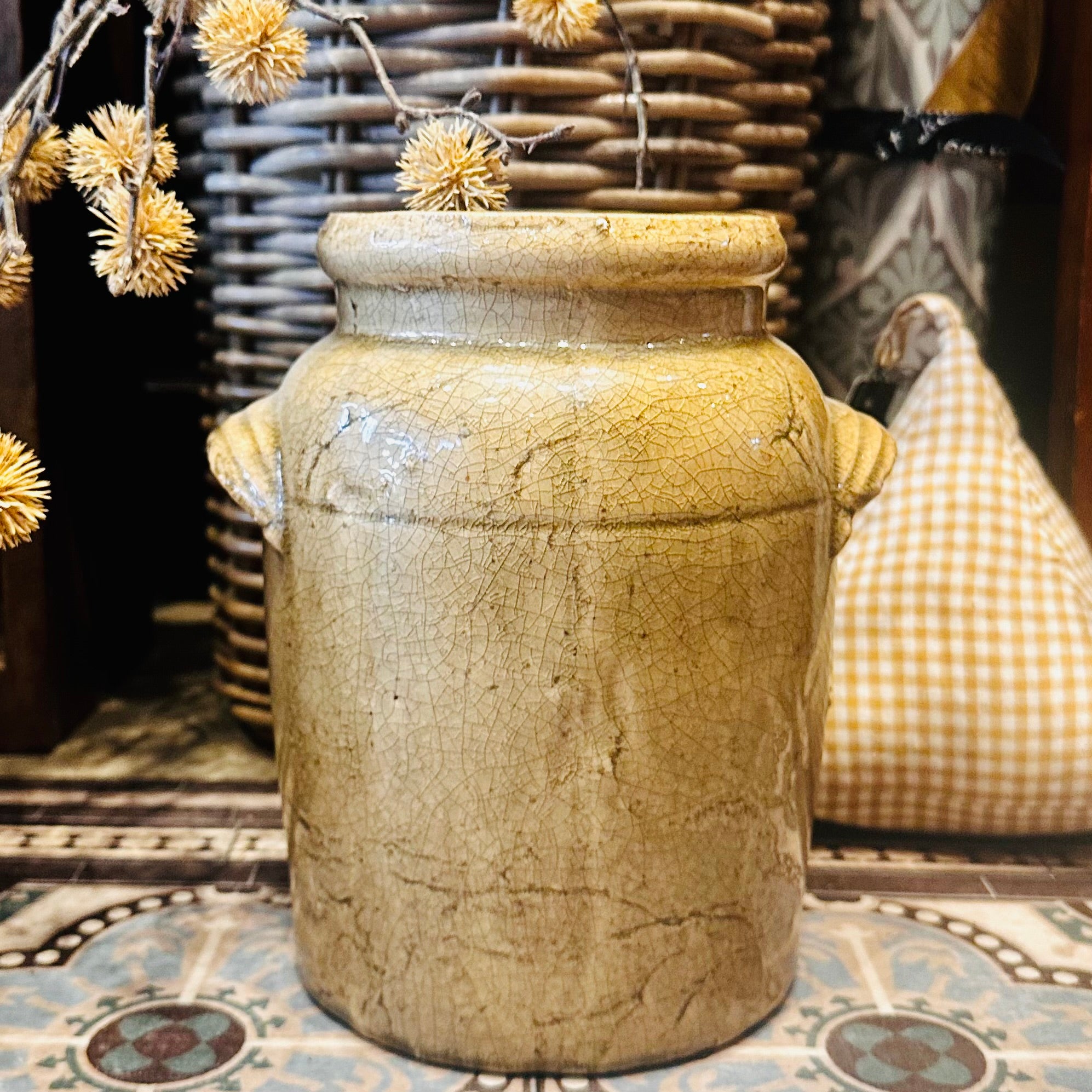 Almada Pot
